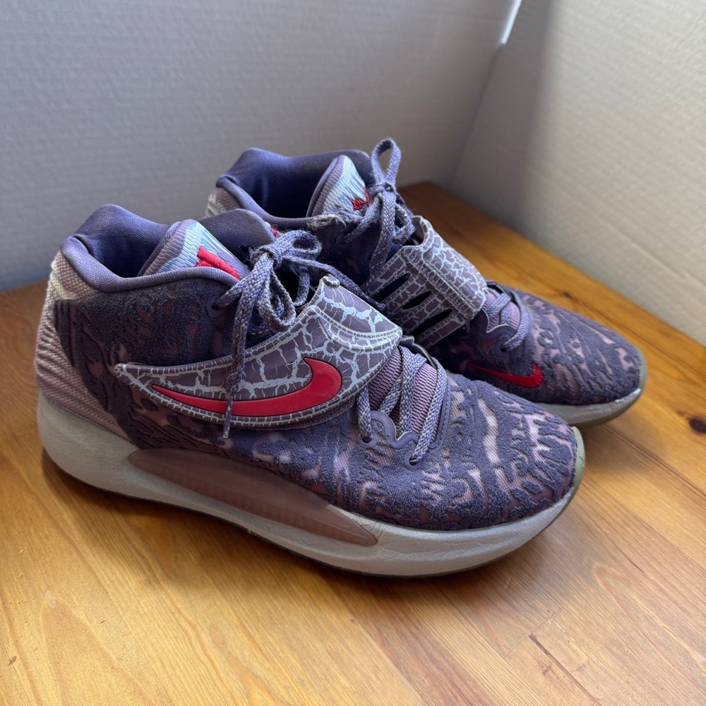 Nike kd 14 NRG Valentine's Day sneakers size 8.5
